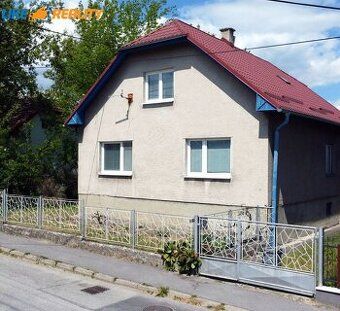 Máte někdo na prodej rodinný dům v lokalitách Stráne nebo