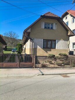 Máte někdo na prodej rodinný dům v lokalitách Stráne nebo