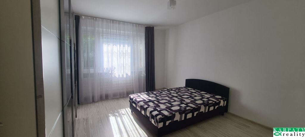 Nabízíme k pronájmu příjemný 2 pokojový byt o ploše 48 m²