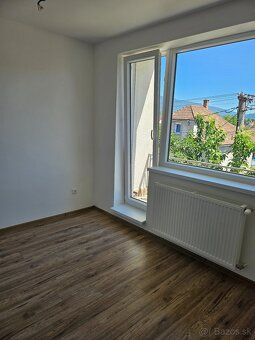 Nabízíme k prodeji rodinný dům v obci Turany. Dům prošel