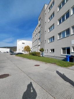 Nabízíme k pronájmu samostatný kancelářský prostor s
