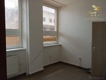 Nabízíme pronájem kanceláře o ploše 37,6 m2 v centru Nitry