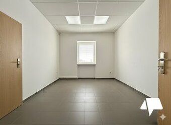 Nabízíme pronájem kanceláře o ploše 37,6 m2 v centru Nitry