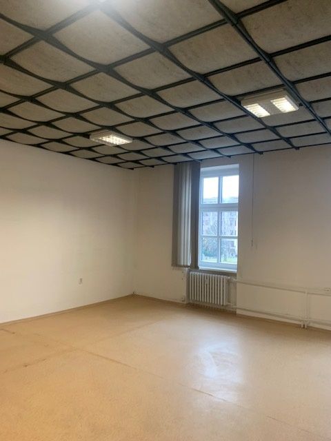 Nabízíme pronájem kanceláře o ploše 37,6 m2 v centru Nitry