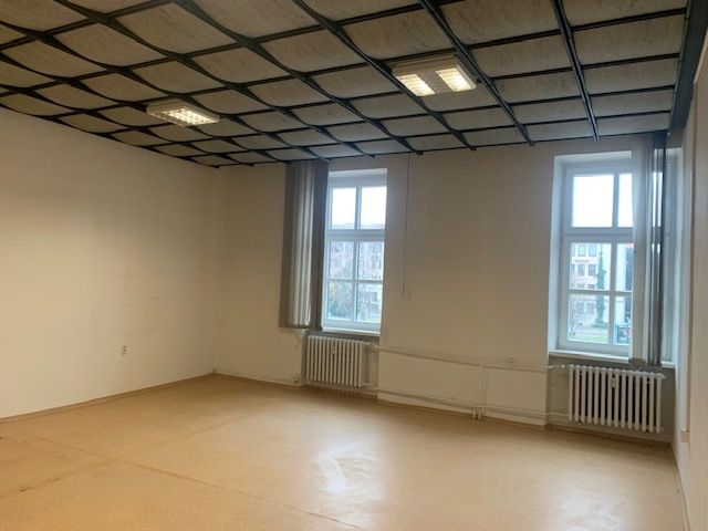 Nabízíme pronájem kanceláře o ploše 37,6 m2 v centru Nitry