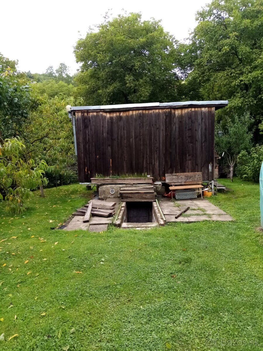 Pozemek vhodný na výstavbu RD, či na podnikání, 6 arů