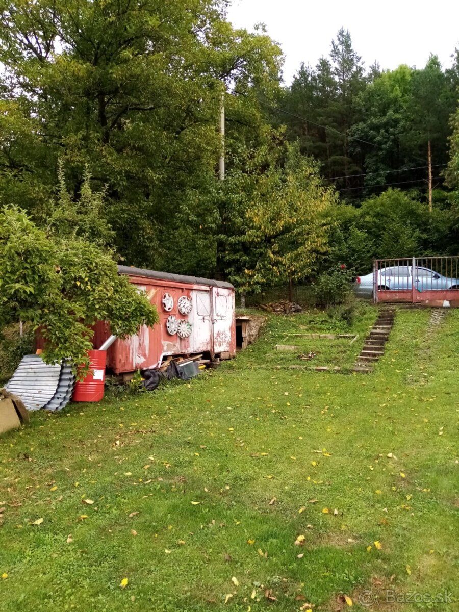 Pozemek vhodný na výstavbu RD, či na podnikání, 6 arů