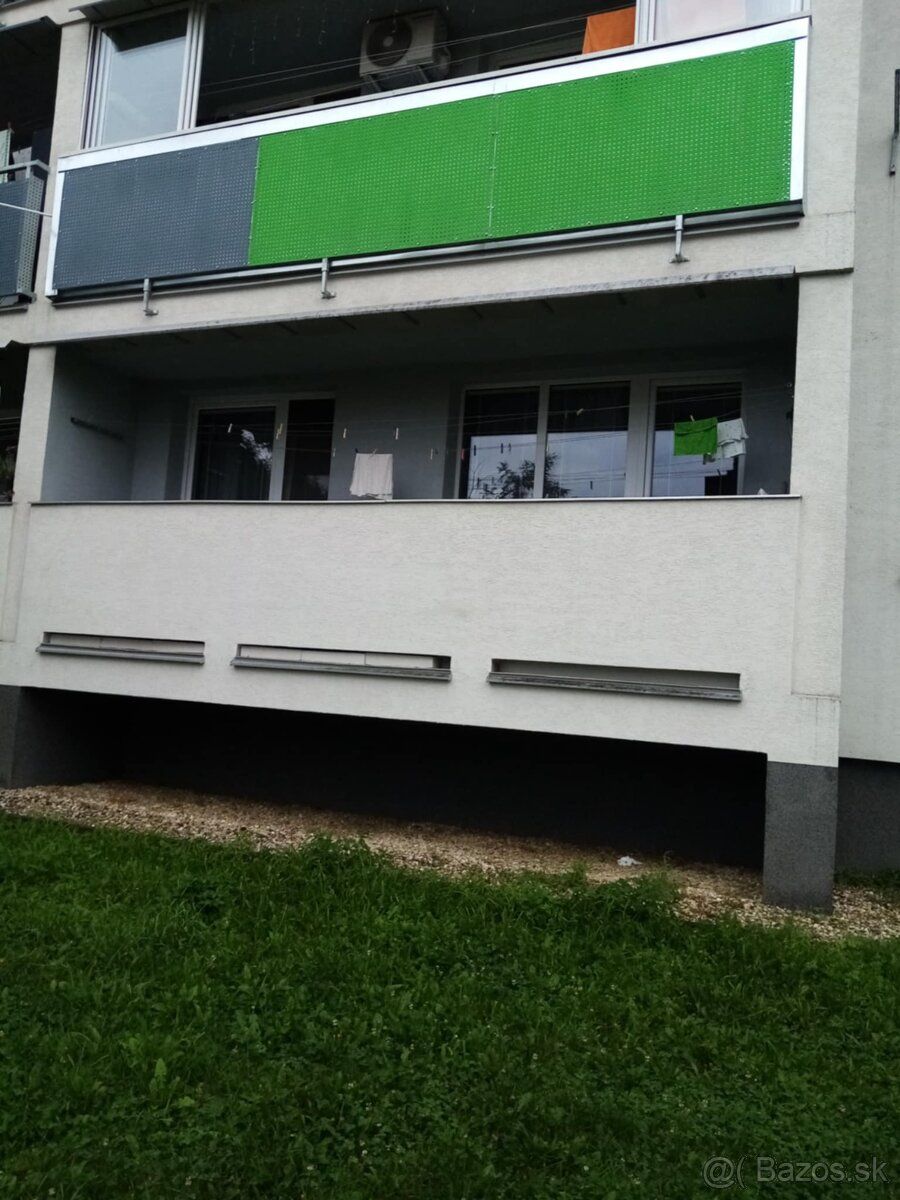 Prodám 3pokojový byt 70m2, plastová okna, budova je