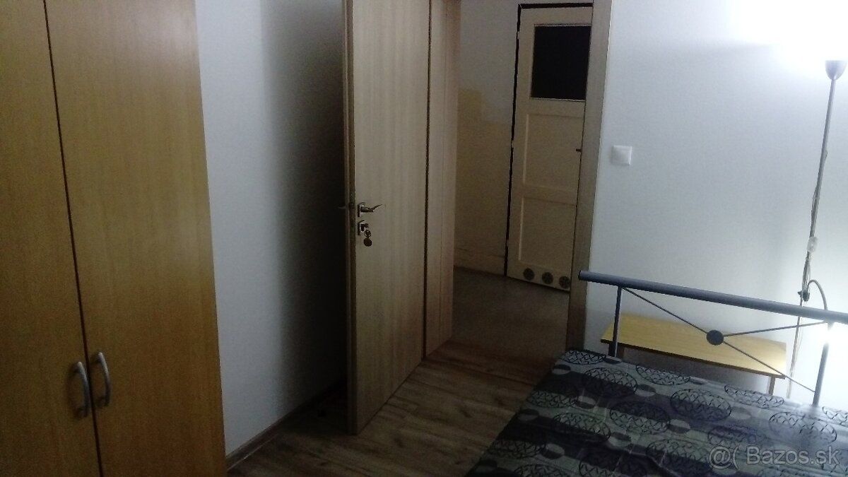 Привіт друзі, 🙂 ми здаємо в оренду окрему непрохідну