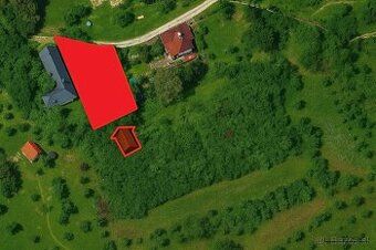 Ponúkame na predaj pozemok na stavbu menšieho rodinného domu