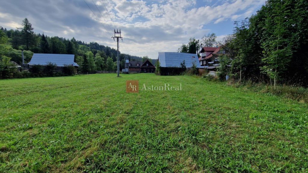 AstonReal nabízí k prodeji krásnou stavební parcelu v