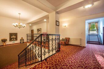 EKSKLUZYWNIE - AstonReal oferuje na sprzedaż Hotel Zamek