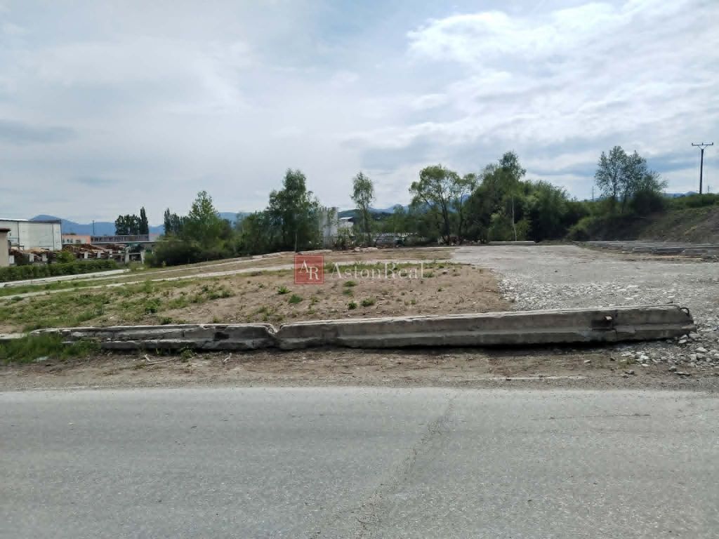 Exkluzivní Astonreal nabízí k prodeji stavební pozemek (75