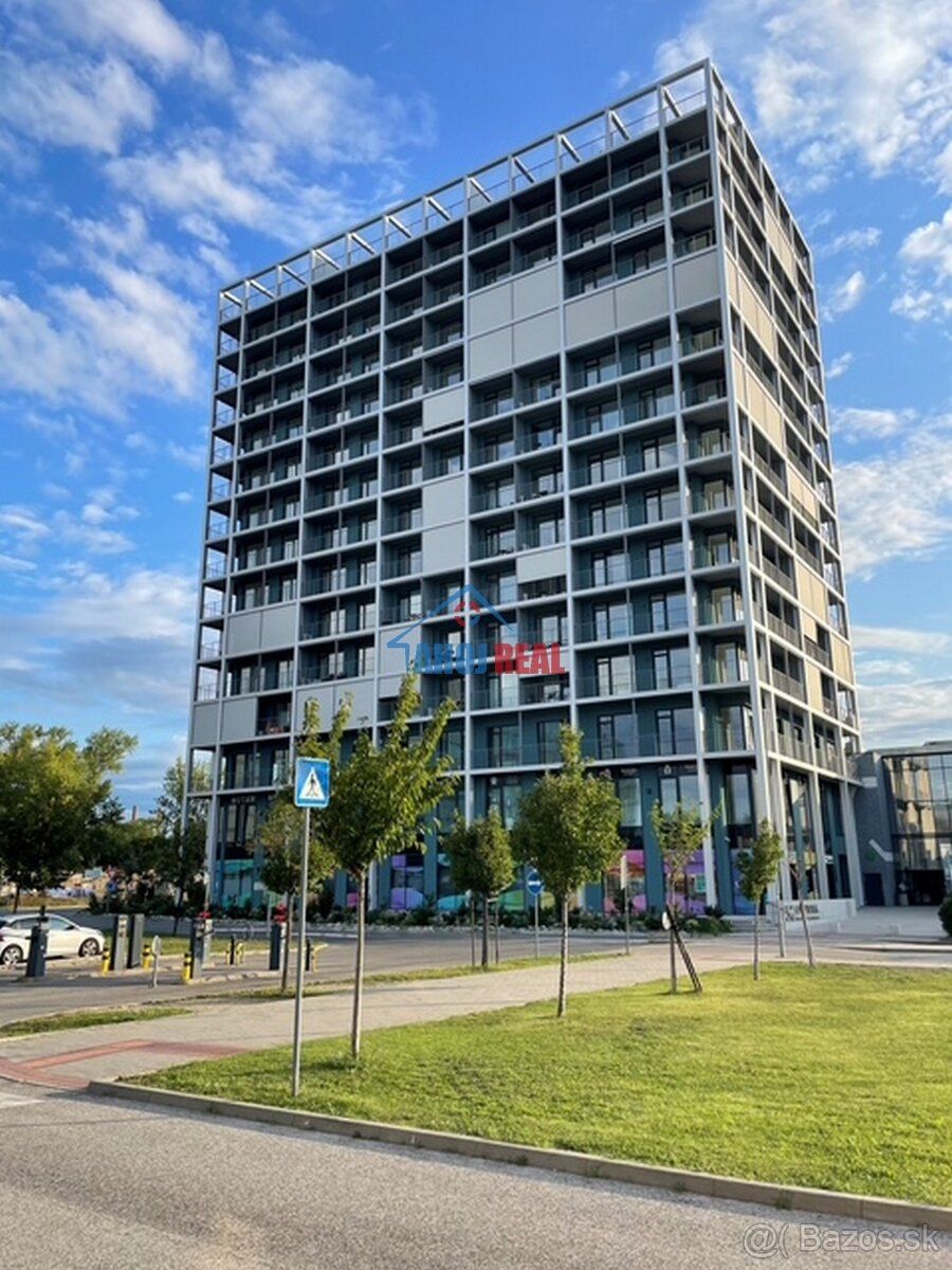 Real Estate Agency offers FOR RENT A NEW 1-ROOM APARTMENT