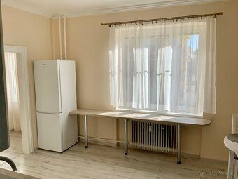 Do wynajęcia duży 2-pokojowy apartament przy ul. Jarna w