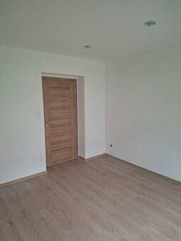 Prodám 3pokojový cihlový byt v centru města s balkonem a