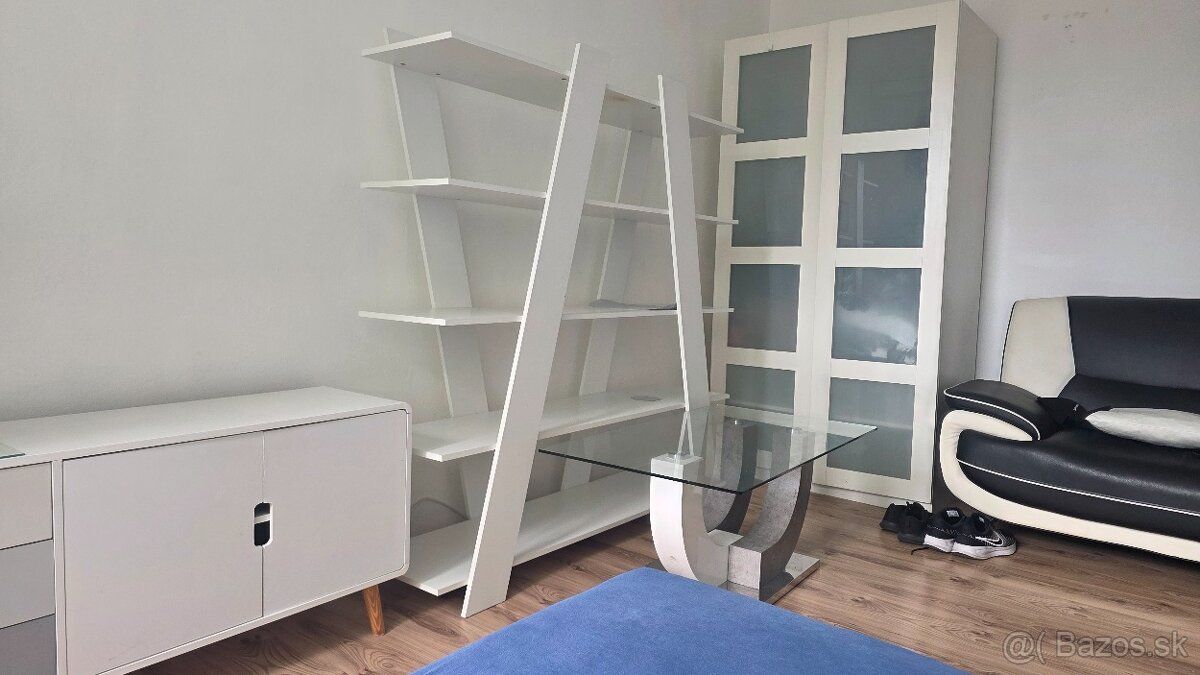 Здам в оренду простору кімнату на Крамиарах лише 300€ Здаю