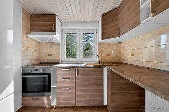 We offer an ideal 4-bedroom detached house under