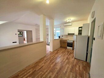 Prenajmem apartman 69m2, s velkou terasou a vlastným parkova
