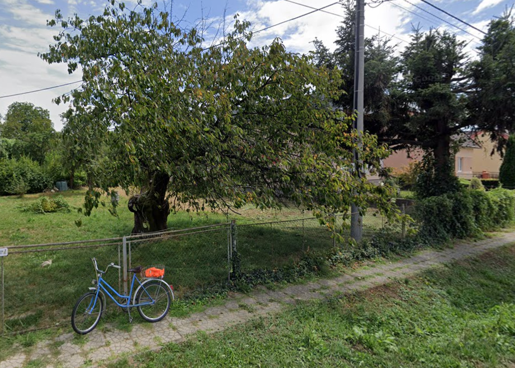 I offer for sale plots located directly in the village of