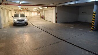 Nájemné místo k pronájmu v Karlovej Vsi. Smlouva na 1 rok