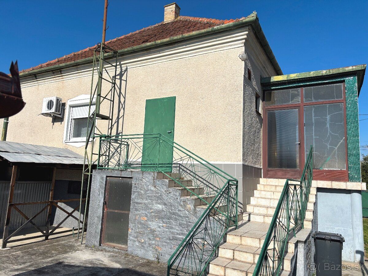 We exclusively offer for sale a brick family house in the