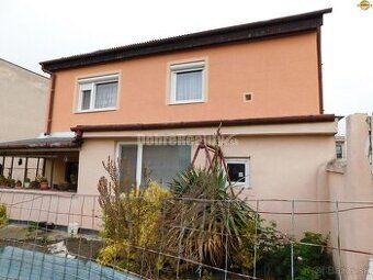 We exclusively offer for sale a brick family house in the