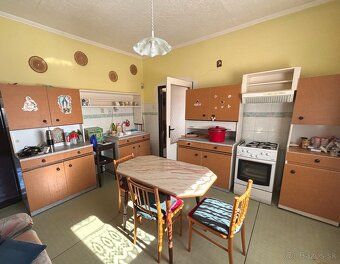 We exclusively offer for sale a brick family house in the