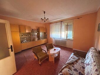 We exclusively offer for sale a brick family house in the