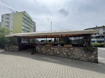 Type: Commercial premises Street: Matejkova Village