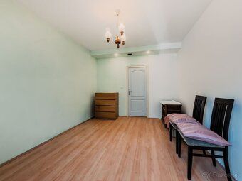 Agencja nieruchomości REMAX oferuje na sprzedaż przestronny