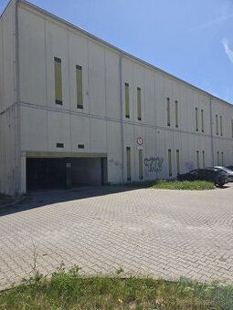 Wynajmę garaż w Trnawě. W budynku garażowym, murowany