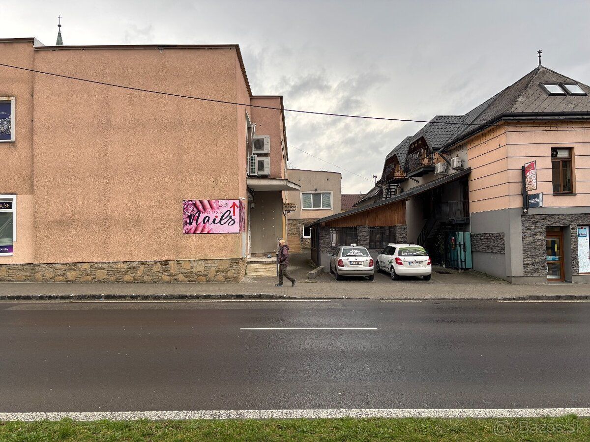 Nabízím k pronájmu obchodní a kancelářský prostor ve městě