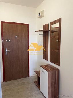 Тип: 1-кімнатна квартира Вулиця: Юг Місто: Нове Замки
