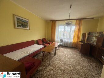 Dom rodzinny z duza dzialka gruntu 1 878 m² w spokojnej
