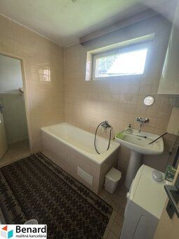 Dom rodzinny z duza dzialka gruntu 1 878 m² w spokojnej