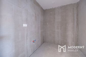 Typ: 3-pokojový byt Ulice: - Obec: Kuková Moderný maklér