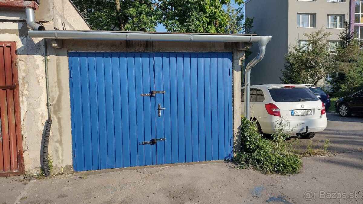 Garáž k pronájmu Luník 8 Mikovíniho ulice bez elektřiny