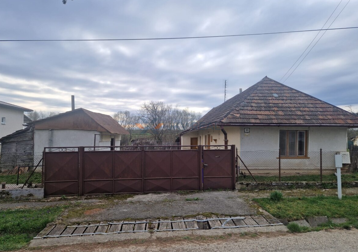 We offer for sale an older family house situated in a quiet