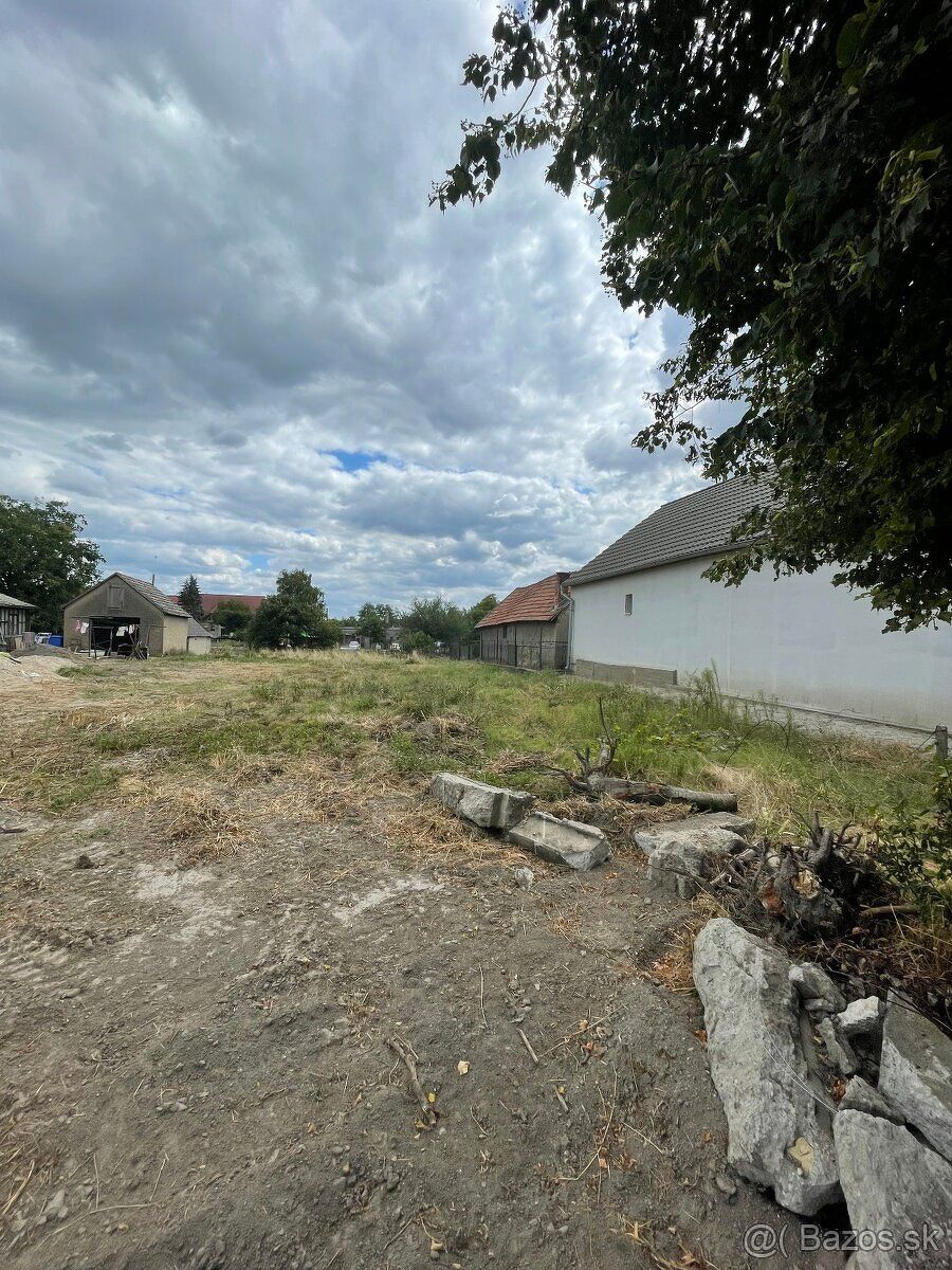Продається земельна ділянка з повною проектною