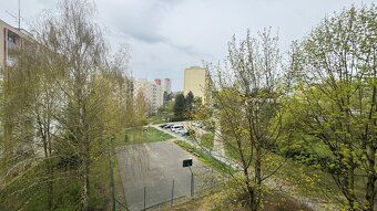 Продається повністю відремонтована 3-кімнатна квартира