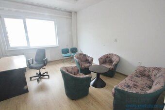 Wynajmę biuro W POBLIŻU CENTRUM – ul. Koceľova PASS REALITY