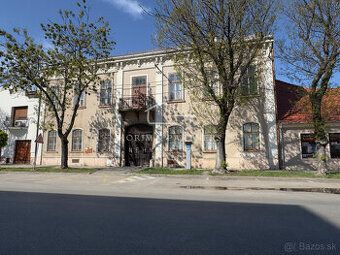 Oferujemy na sprzedaż budynek i 2 hale z dużym terenem do