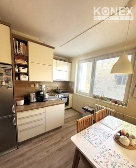 ID:4373 Ponúkame na prenájom priestranný a svetlý 3-izbový b