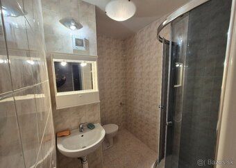 Oferujemy na sprzedaż przestronny 1-pokojowy apartament w