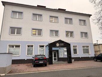 Nabízím k pronájmu krásnou kancelář o rozměrech cca 4,7 m ×