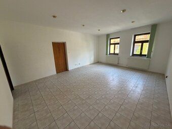 Nabízím k pronájmu krásnou kancelář o rozměrech cca 4,7 m ×