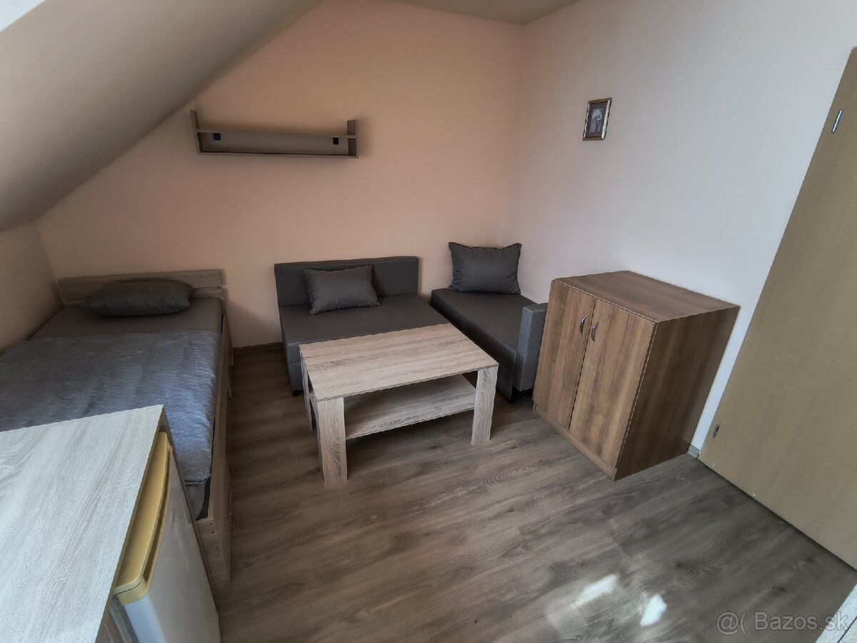 Ponúkam moderný a čistý podnájom v Nitre. Dvoj a trojlozkove