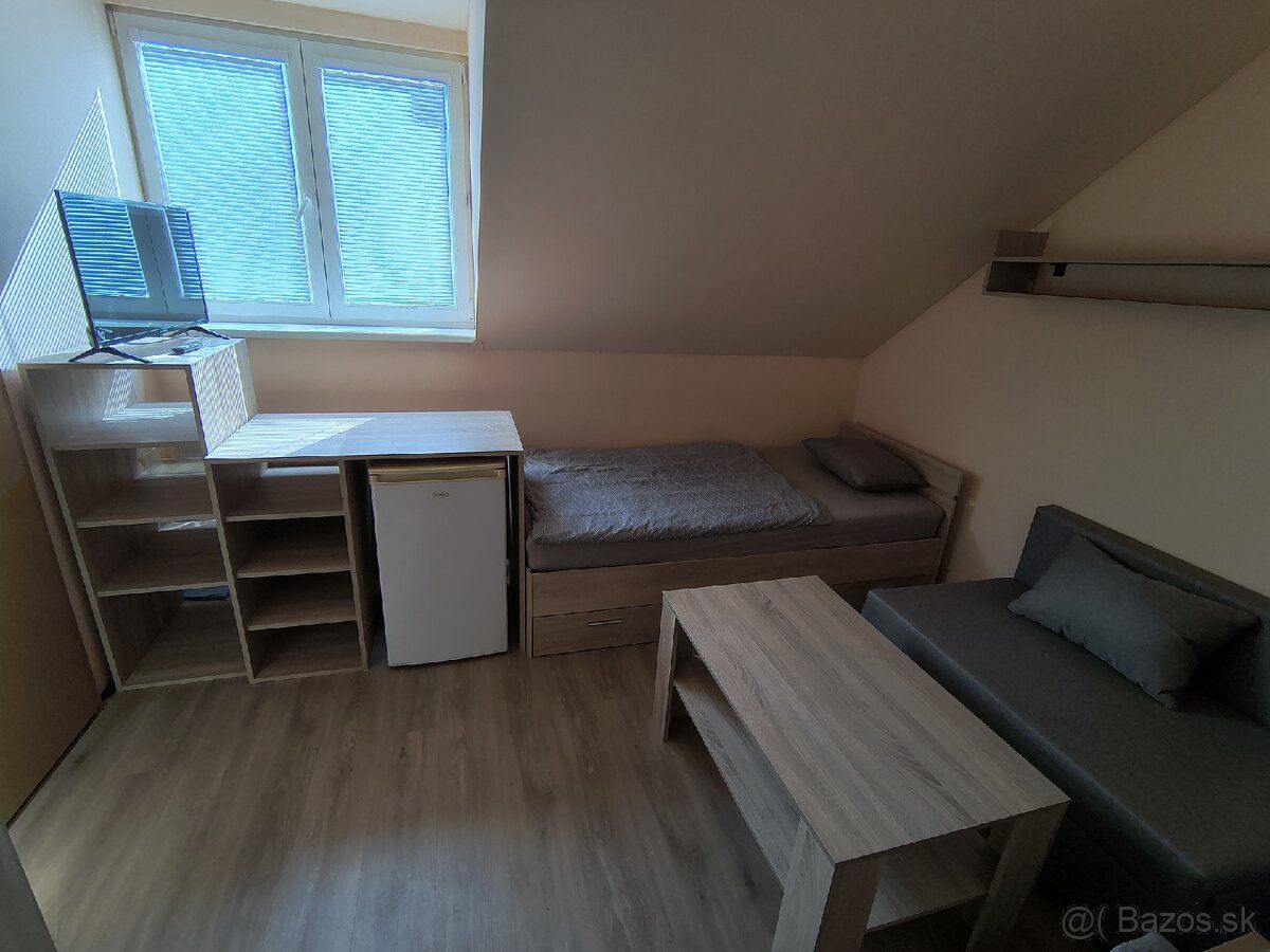 Ponúkam moderný a čistý podnájom v Nitre. Dvoj a trojlozkove