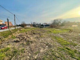 На продаж будівельний земельну ділянку площею 667 м2, яка